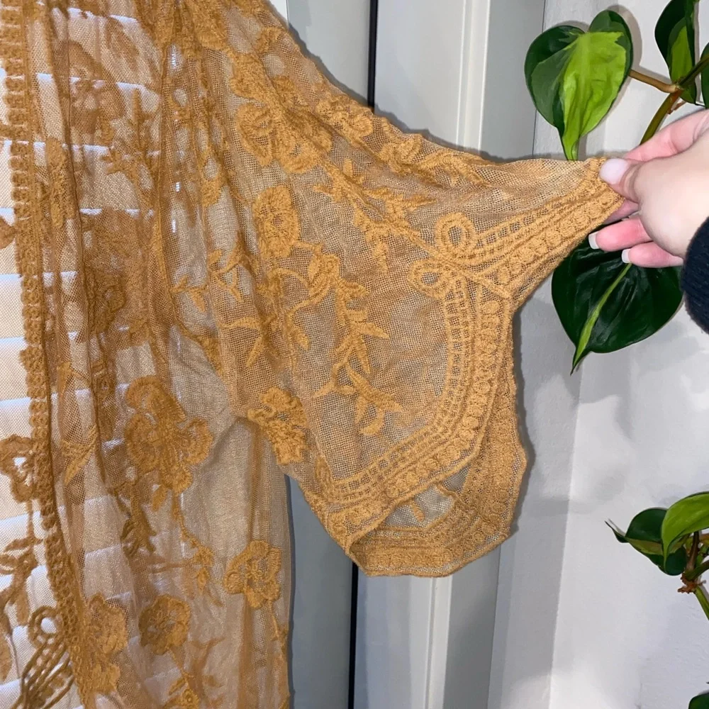 Lace Robe - Picture 3 of 5